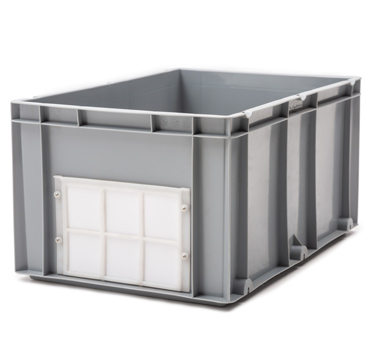 Hay varios sistemas que se pueden utilizar para el etiquetado de las cajas norma Europa; entre ellos está el tipo tarjetero, que sirve para introducir una tarjeta de carboncillo dentro, también está el adhesivo, clip, adhesivo de vinilo.