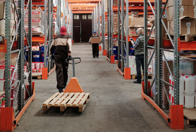 Durante los últimos 30 años el mundo ha evolucionado hacia los envases no retornables. Esto ha ocasionado muchos problemas medioambientales, aunque se nos ha intentado convencer de que el reciclaje era la solución. 

